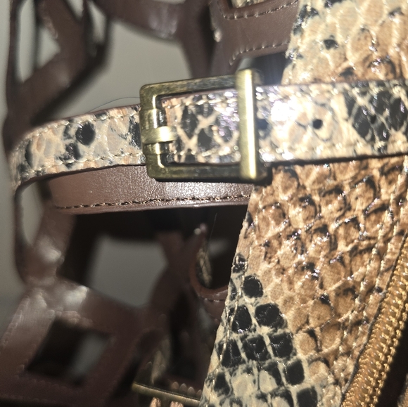 Snakeskin Embossed Buckle Decor Gladiator Sandals 8.5 - Picture 7 of 8